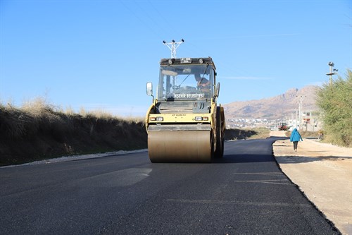 İstasyon Mahallesinde Sıcak Asfalt Çalışması Gerçekleştirildi